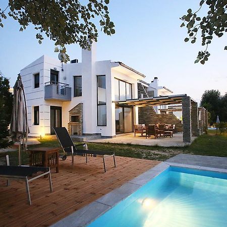 Sunny Sani Luxury Villas Chambre photo
