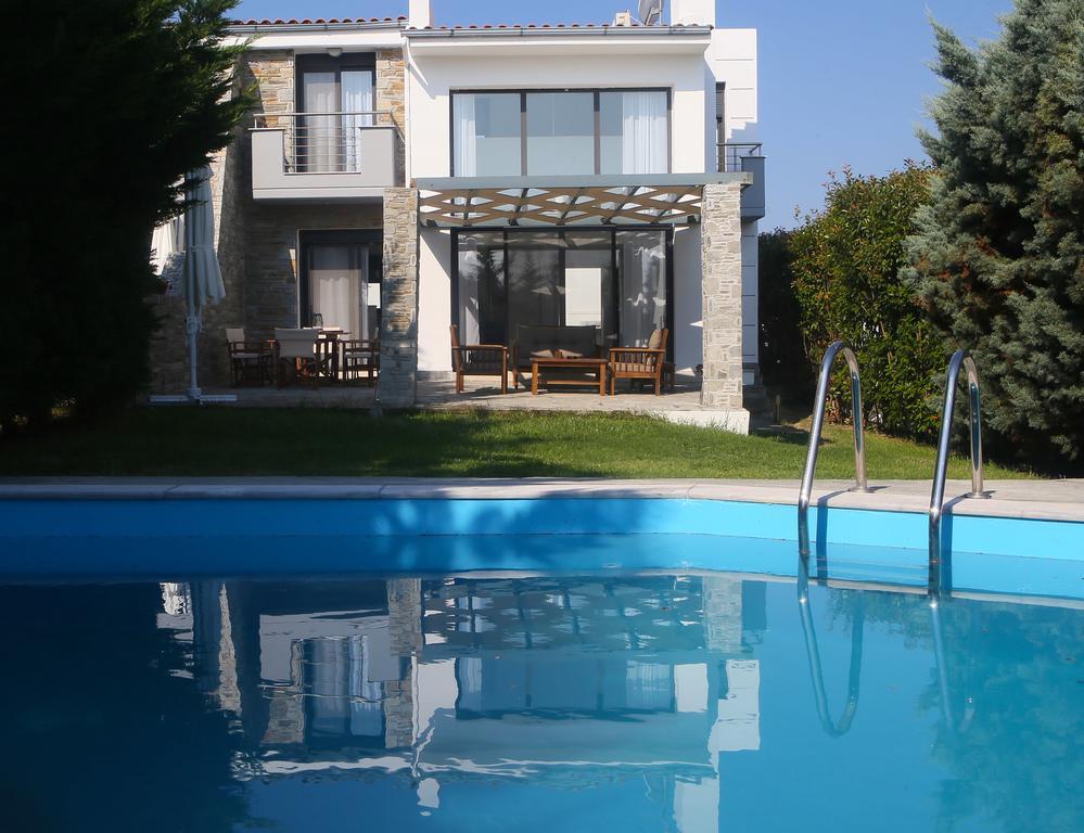 Sunny Sani Luxury Villas Chambre photo