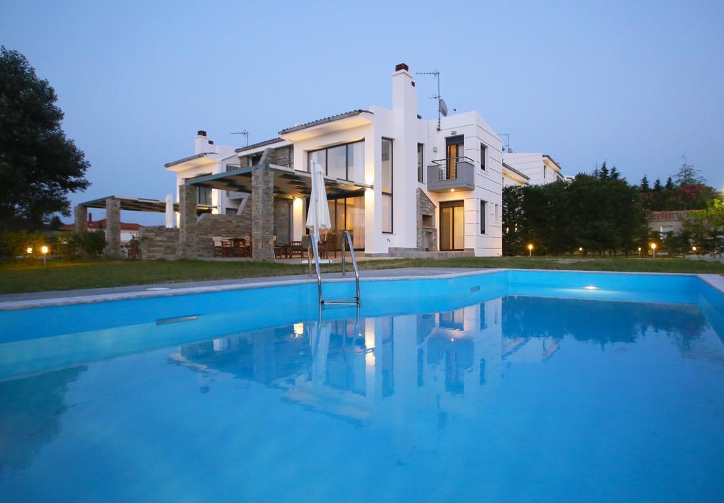 Sunny Sani Luxury Villas Chambre photo